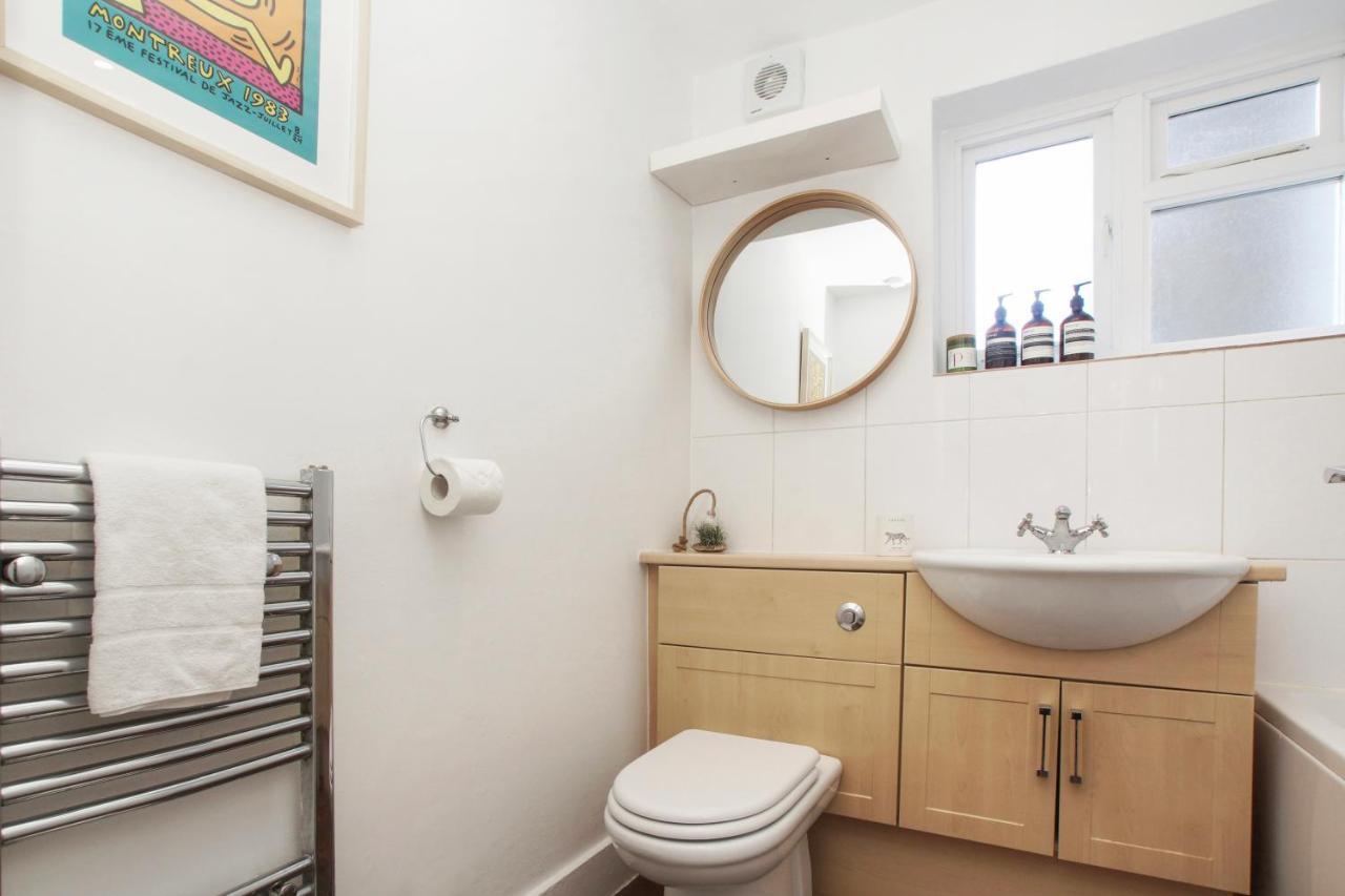 Bright, Stylish & Cosy 3-Bed Flat Near Mile End Lägenhet London Exteriör bild