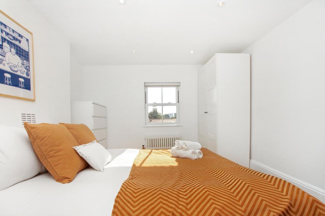 Bright, Stylish & Cosy 3-Bed Flat Near Mile End Lägenhet London Exteriör bild